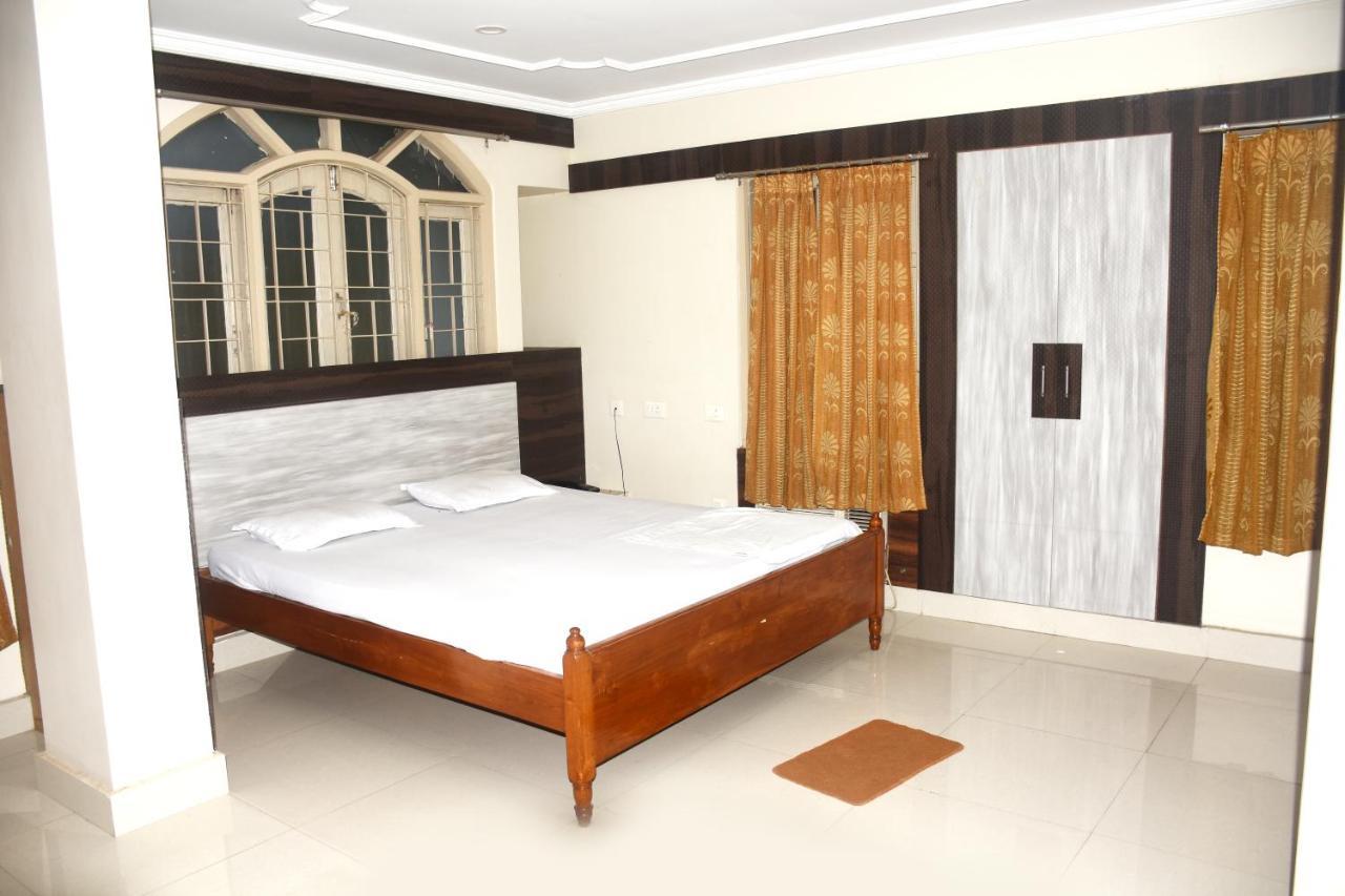 Hotel Trinath Nayagarh 외부 사진